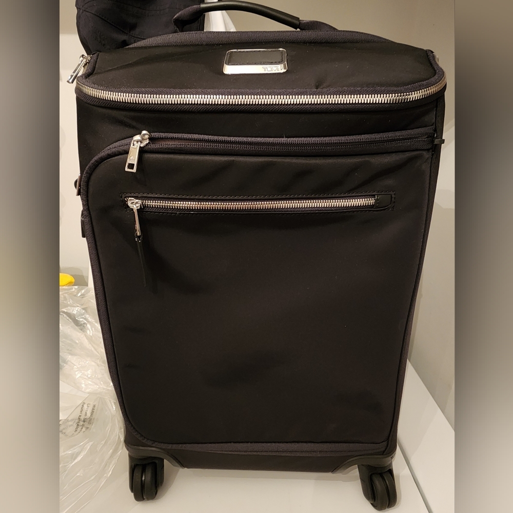 TUMI Voyageur Léger Carry On